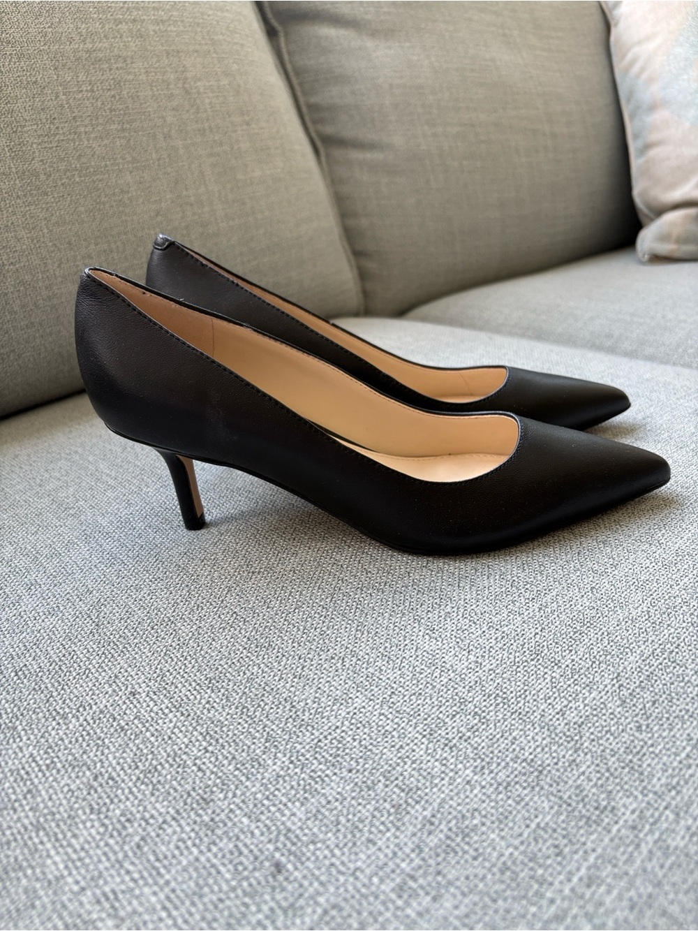 Nine West Black Pointed Toe Pumps Size 5